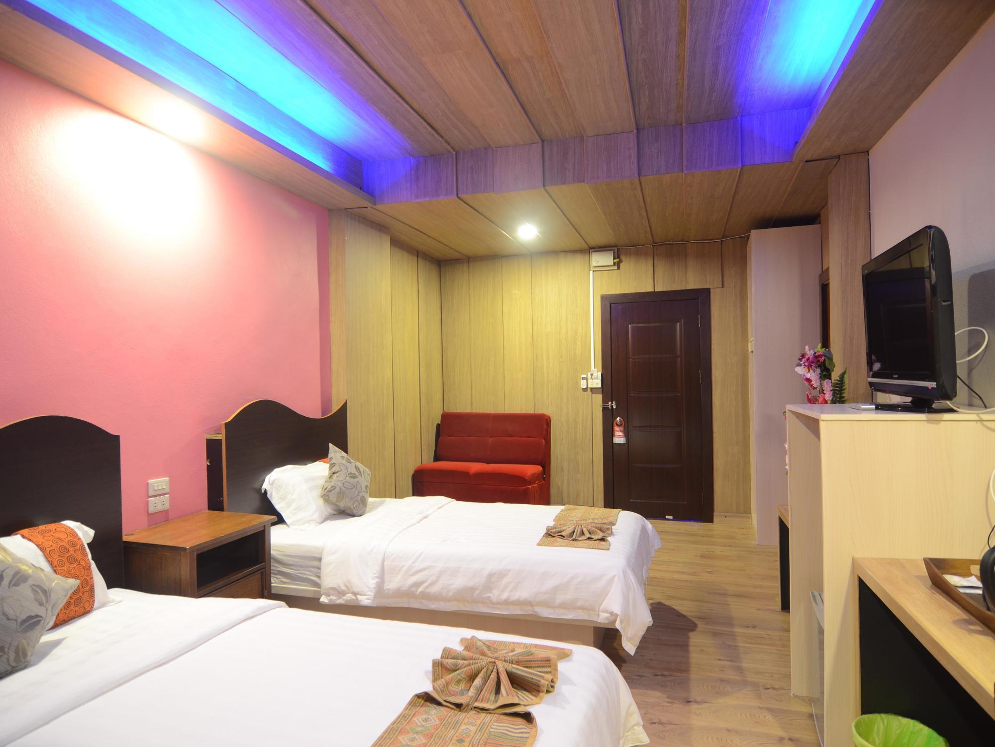 Centro Cnx Hotel Chiang Mai Exterior photo