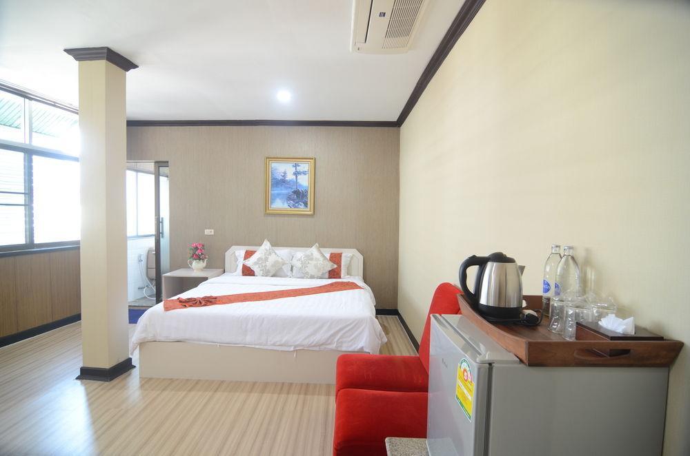 Centro Cnx Hotel Chiang Mai Exterior photo