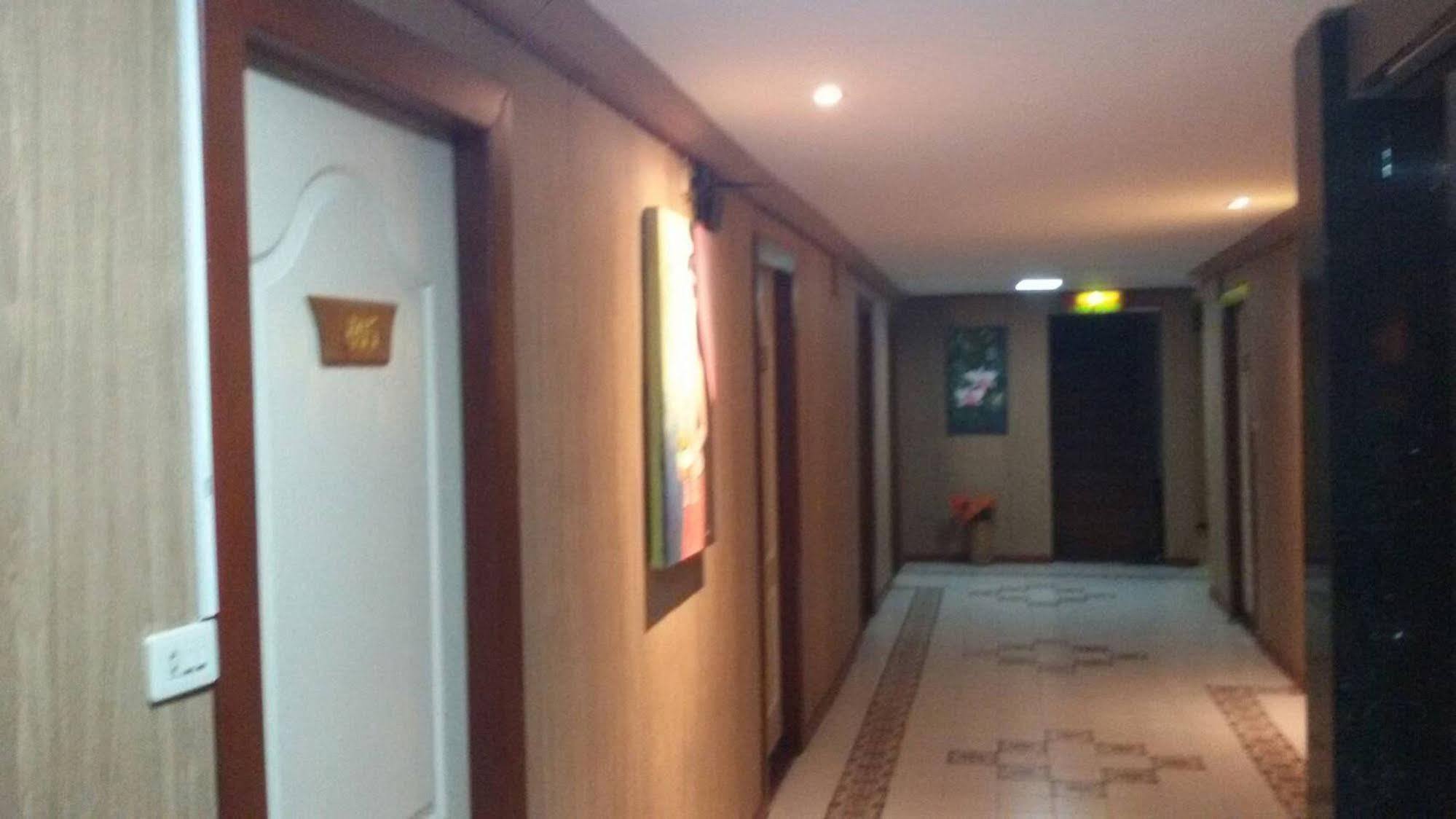 Centro Cnx Hotel Chiang Mai Exterior photo