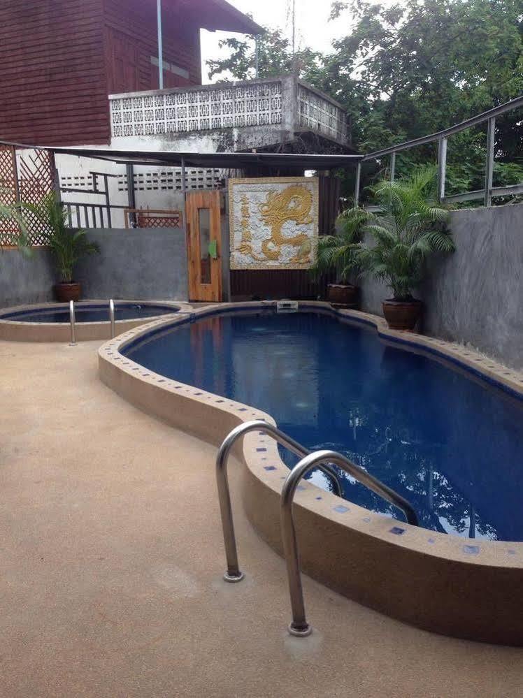 Centro Cnx Hotel Chiang Mai Exterior photo