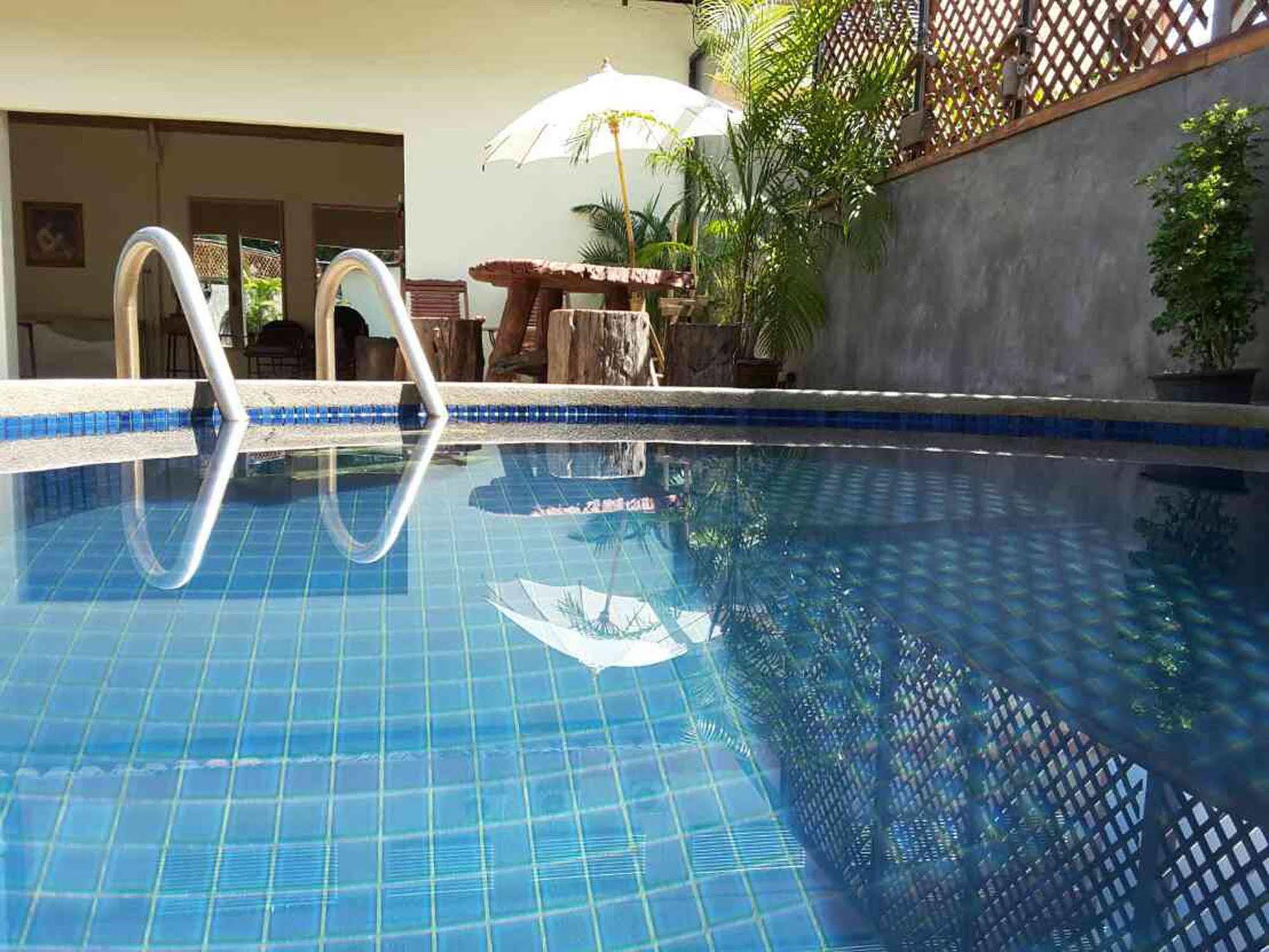 Centro Cnx Hotel Chiang Mai Exterior photo
